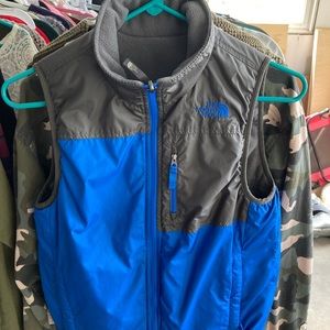 Boys north face vest reversible